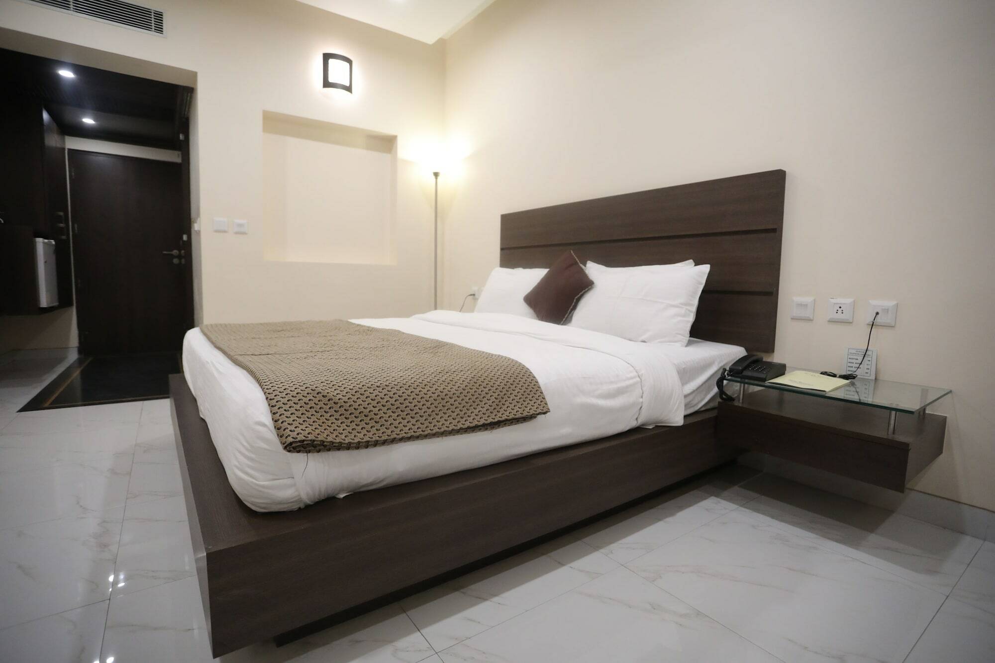 Hotel Residency Jalandhar Esterno foto